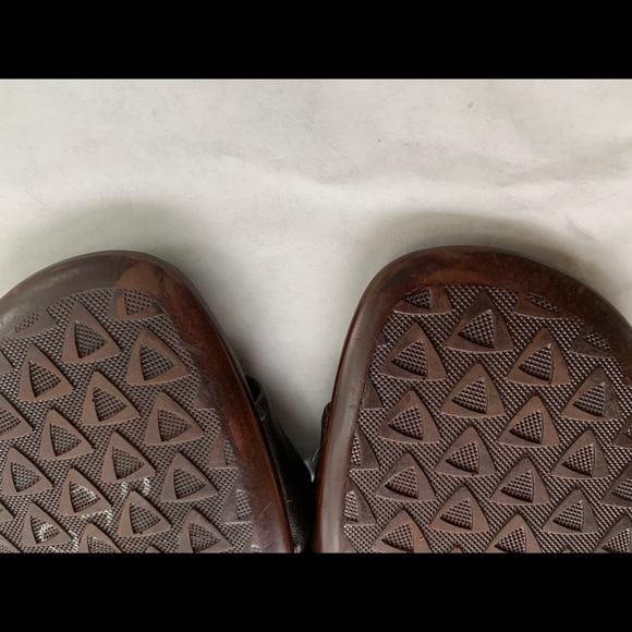 Liz Claiborne Sandals - Picture 2 of 4